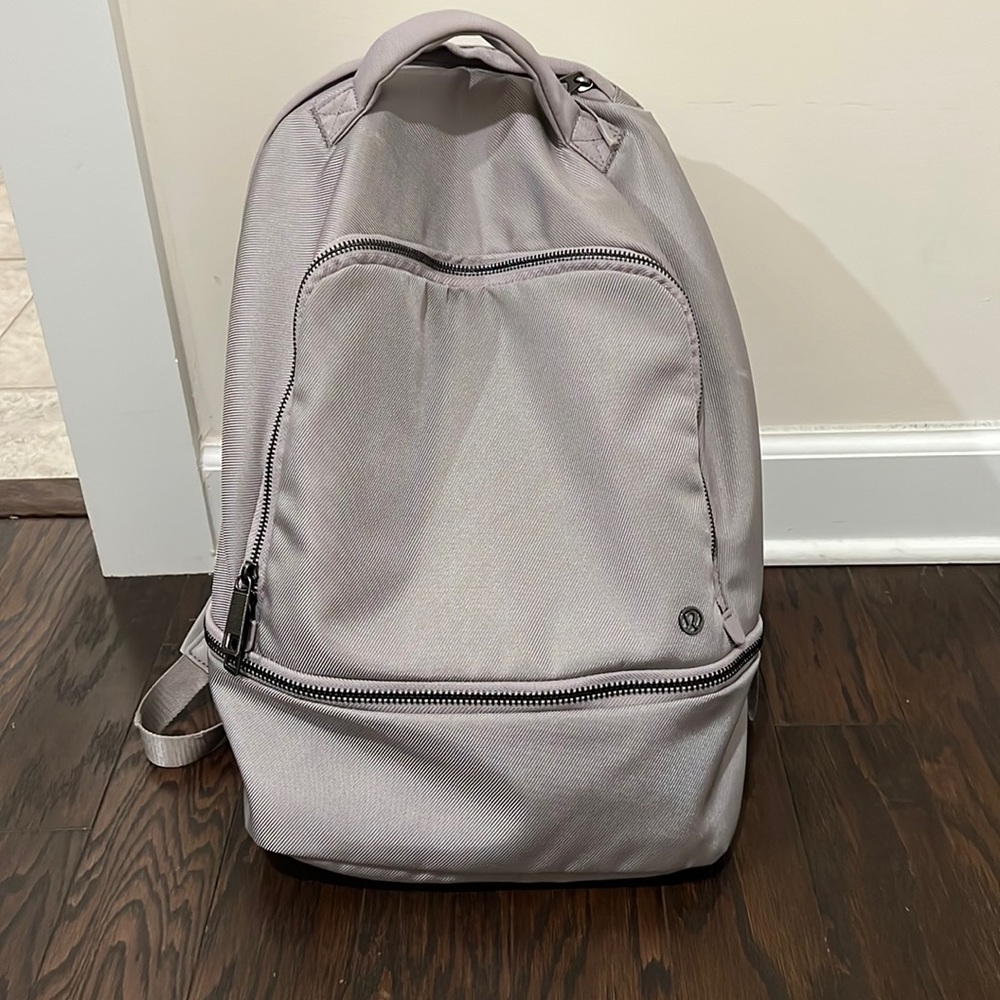 Lululemon Chrome Gray City Adventurer 17L Backpack